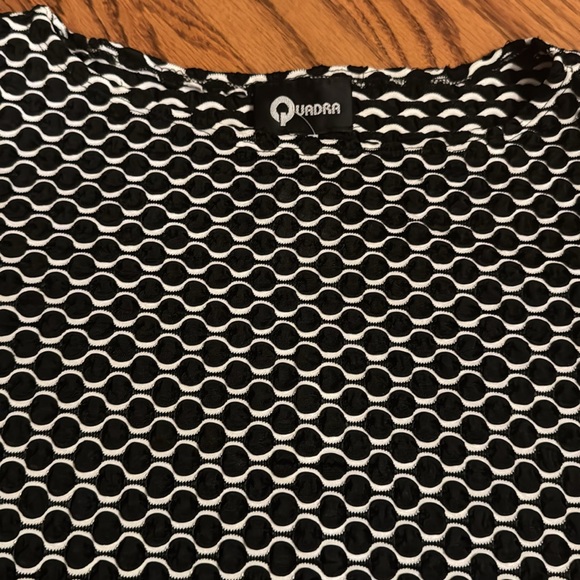 Quadra Wave Pattern Tee - Picture 2 of 2